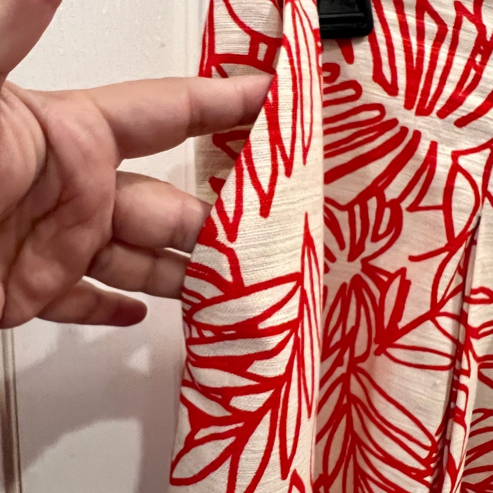 Lane Bryant linen mini ivory with thin red lined tropical leaves.  Size 20 - Picture 3 of 5